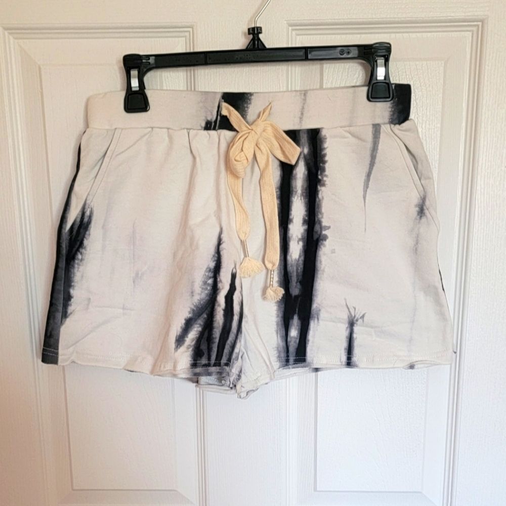 POL Tie-Dye Women's Shorts Size Small
